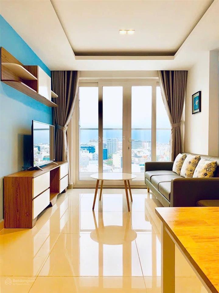 Bán căn hộ 2pn  74m2 sky center phổ quang. giá bán chỉ 5.6tỷ full nội thất, bao gồm thuế phí.