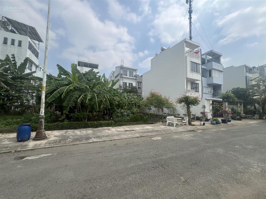 Nền 6x20m(120m2)shr. giá 13.6 tỷ khu đông thủ thiêm cách đỗ xuân hợp 100m