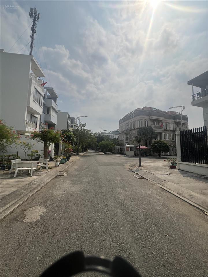 Nền 6x20m(120m2)shr. giá 13.6 tỷ khu đông thủ thiêm cách đỗ xuân hợp 100m