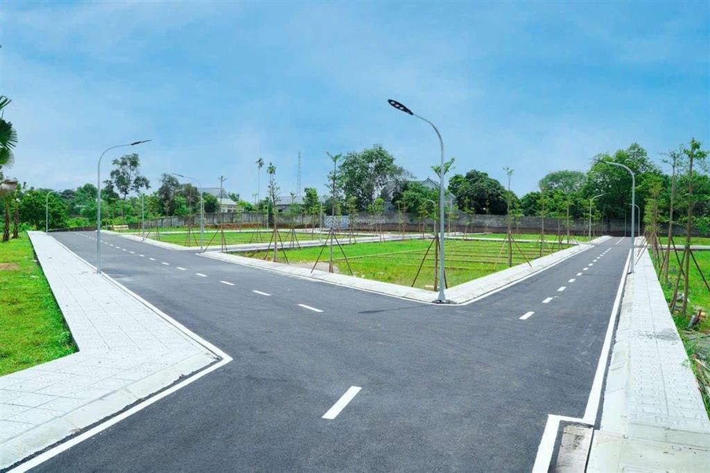Bán đất gần khu công nghệ cao hòa lạc 100m2, mặt tiền 7m, sổ đỏ sẵn, giá 1.9 tỷ