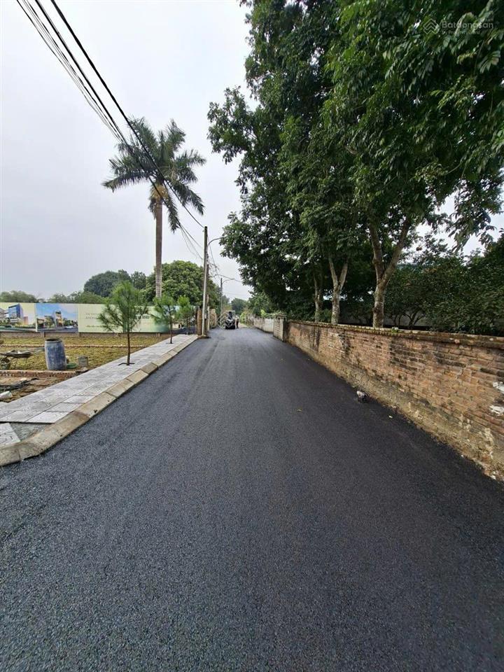 Chính chủ bán đất 100m full thổ cư view hồ giá 2 tỷ hoà lạc gần đại học quốc gia và đại học fpt