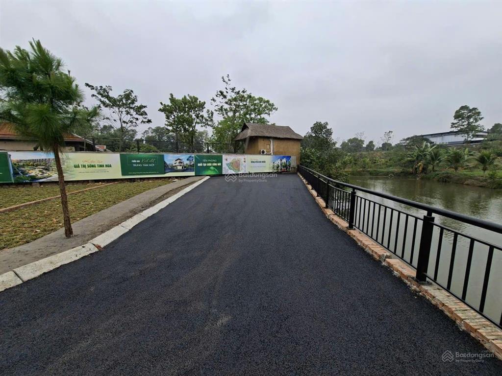 Chính chủ bán đất 100m full thổ cư view hồ giá 2 tỷ hoà lạc gần đại học quốc gia và đại học fpt