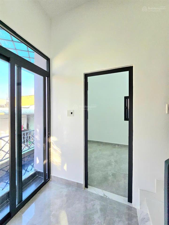 Bán nhà sh riêng,hỗ trợ bank,hẻm huỳnh tấn phát,nhà bè,dt 6x9,xd 1 trệt 1 lầu,3pn 2 wc,giá 4 ty 379