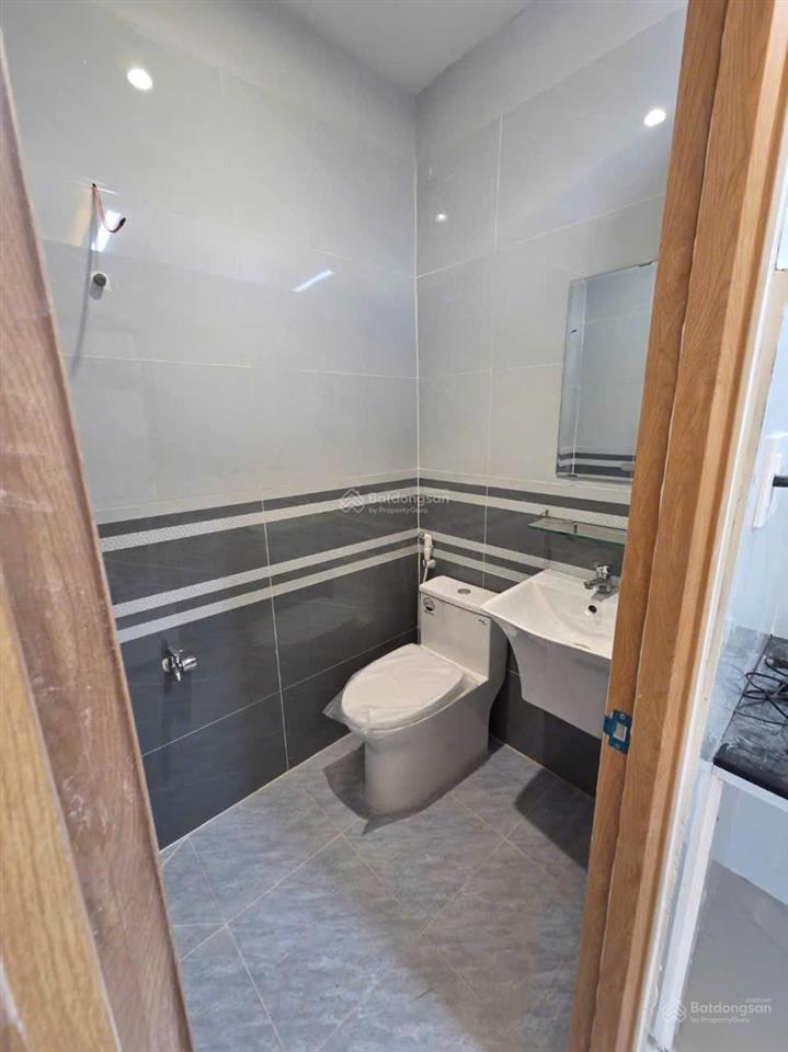 Bán nhà đsh góc mt đường lvl nhơn đức nhà bè. dt 3.6x11 xd 1 trệt,1 lầu ,2pn 2wc giá 2ty479. huy