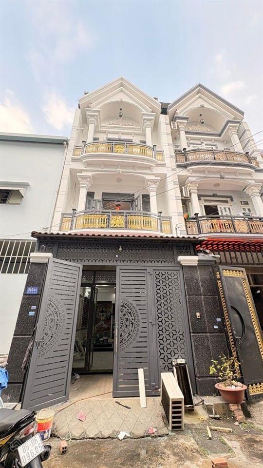 Bán nhà 4 tầng 54m đường thới an 16 phường thới an q12, (4,5*12)giá 6tỷ đường 6m trước nhà