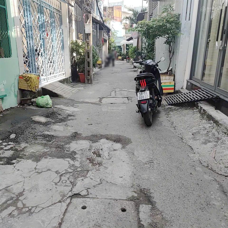 Nhà mt đường số 9 phường 4  quận 8