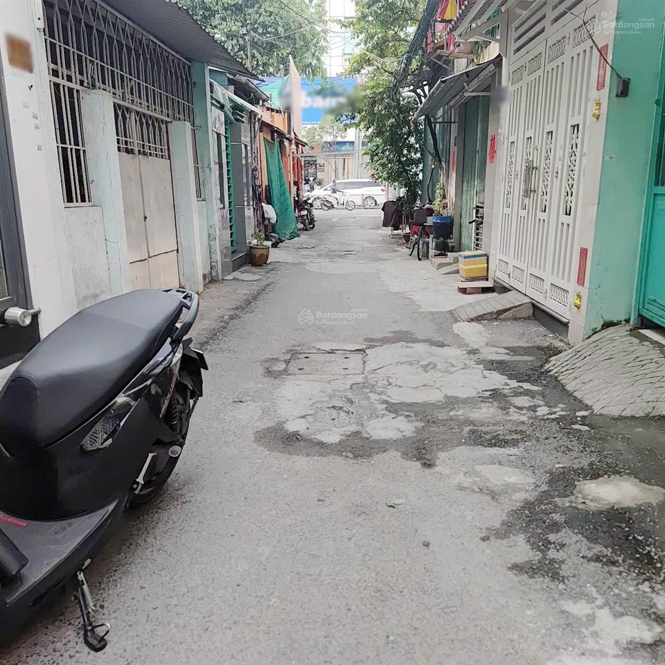 Nhà mt đường số 9 phường 4  quận 8