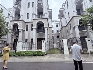 Bán song lập vịnh xanh, khu compound, gần cv giá 13,8 tỷ.  0966 885 ***