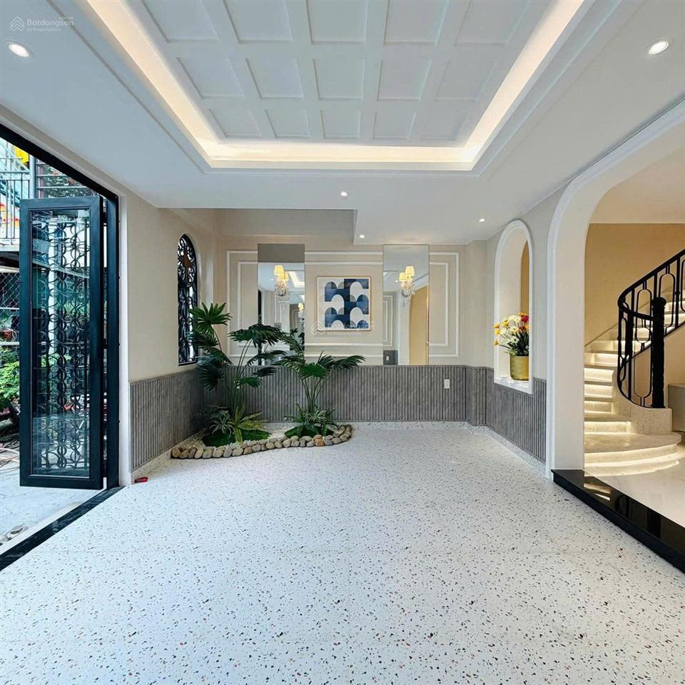 Bán gấp nhà phạm ngọc thạch, p.6, quận 3. giá 3tỷ890 /82m2. đang cho thuê 28 triệu/tháng