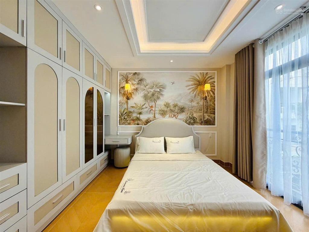 Bán gấp nhà phạm ngọc thạch, p.6, quận 3. giá 3tỷ890 /82m2. đang cho thuê 28 triệu/tháng