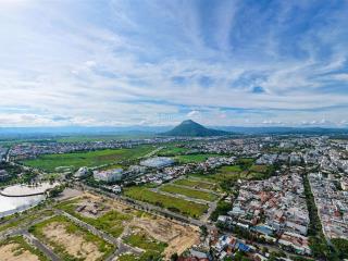 Bán căn biệt thự 3 tầng ,trung tâm tp tuy hòa cũ , dt 300m2 đất , xây mới 100%  0866 563 ***