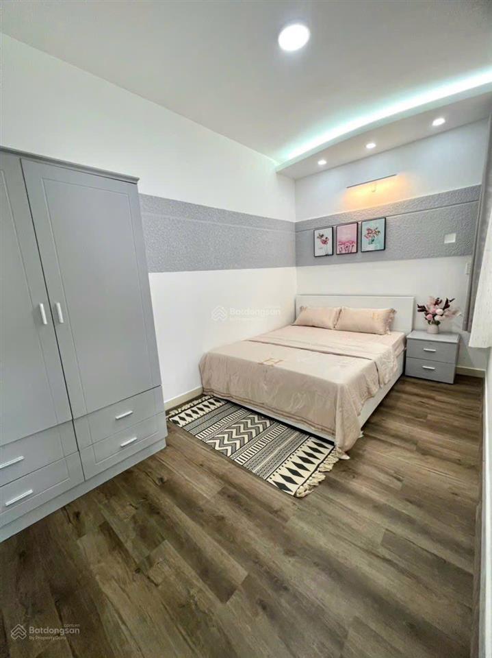 Chủ cần xoay vốn gửi bán cc sunview town thủ đức diện tích 70m2, 2pn/2wc, shr lâu dài