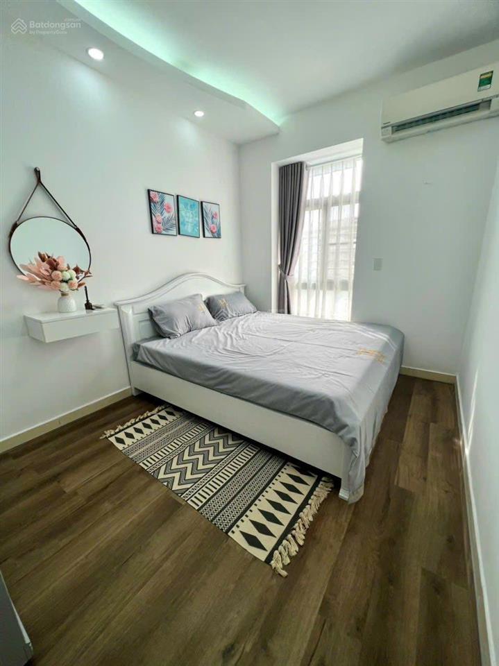 Chủ cần xoay vốn gửi bán cc sunview town thủ đức diện tích 70m2, 2pn/2wc, shr lâu dài