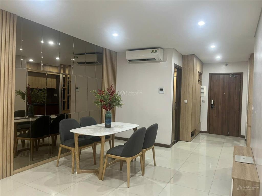 Diện tích 64m2, 2pn/2wc giá 3 tỷ 500 (sổ sẵn)cc gửi bán ch central plaza, 91 phạm văn hai, full nt