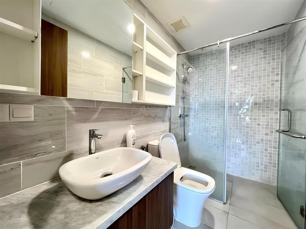 Diện tích 64m2, 2pn/2wc giá 3 tỷ 500 (sổ sẵn)cc gửi bán ch central plaza, 91 phạm văn hai, full nt