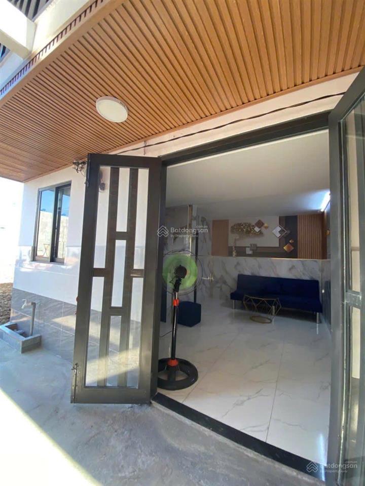 Bán gấp dãy trọ 14 phòng 2,4tỷ, 300m2 đường dương đình cúc,tân nhựt,bình chánh, hcm,chính chủ