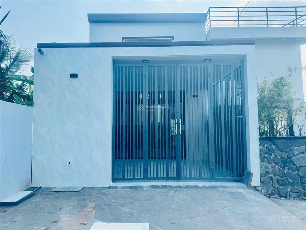 Bán gấp nhà 1 trệt 1 lửng gần bến xe quận 8  sổ hồng riêng