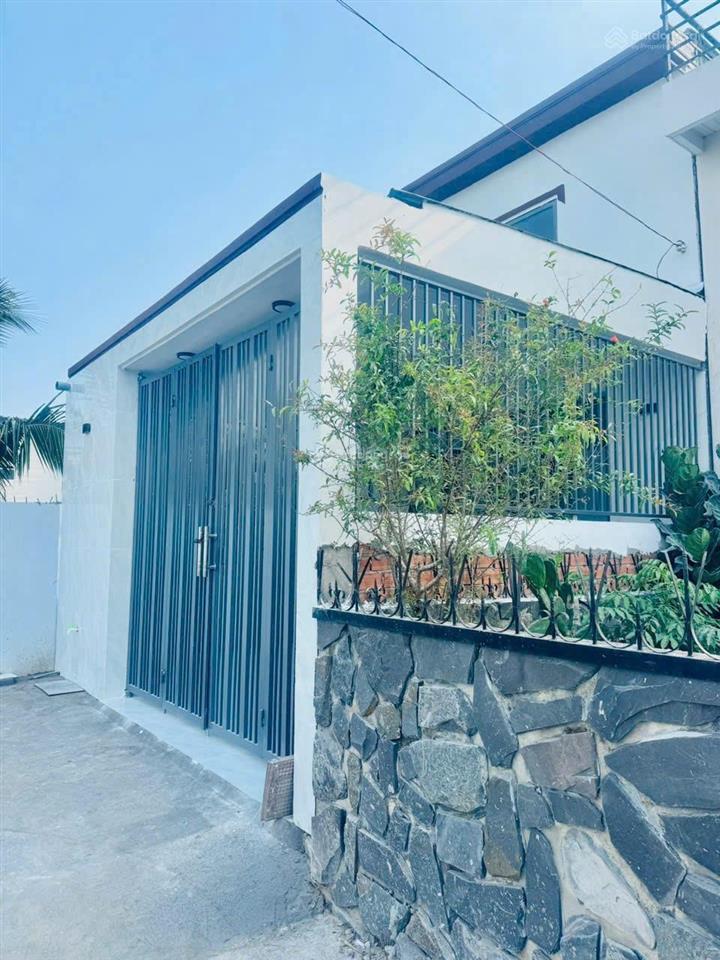 Bán gấp nhà 1 trệt 1 lửng gần bến xe quận 8  sổ hồng riêng