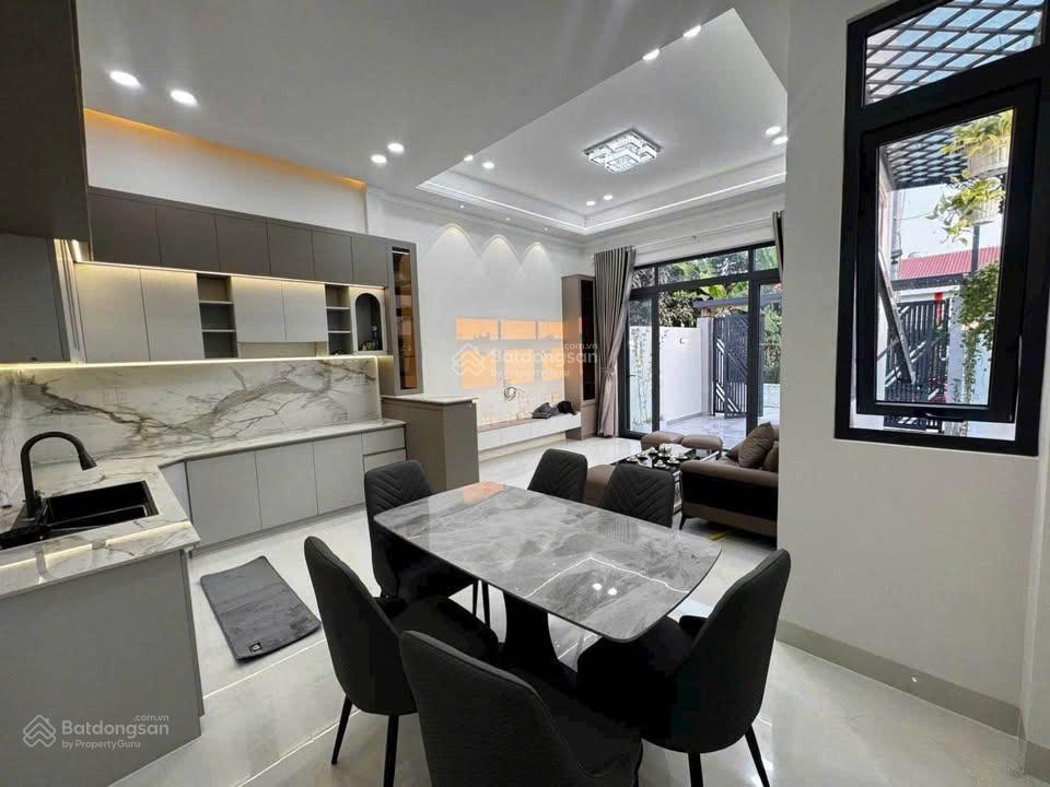Thanh lý nhà cấp 4 gần chợ qui đức  sổ hồng riêng