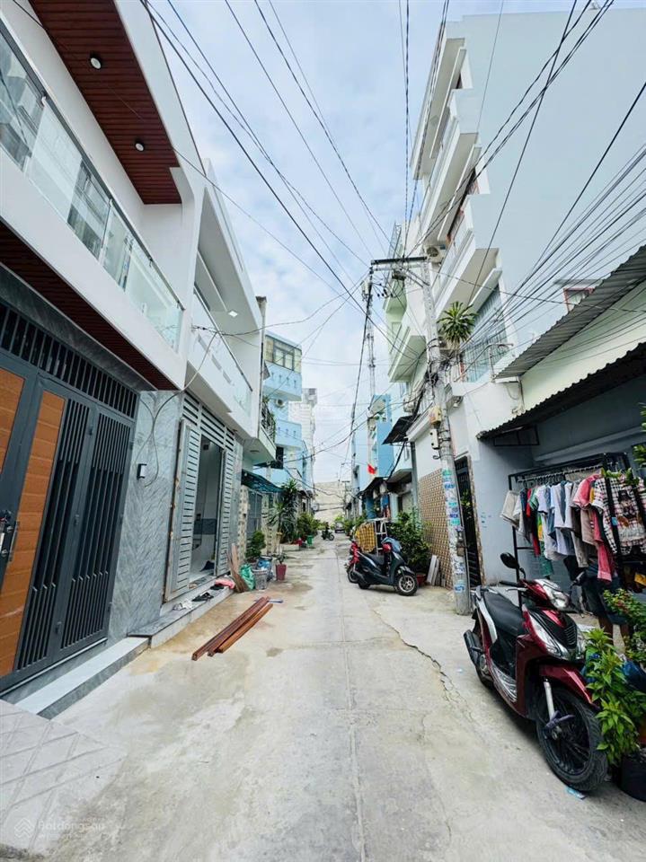 Thanh lý nhà 1 trệt 1 lầu gần bến xe quận 8  sổ hồng riêng