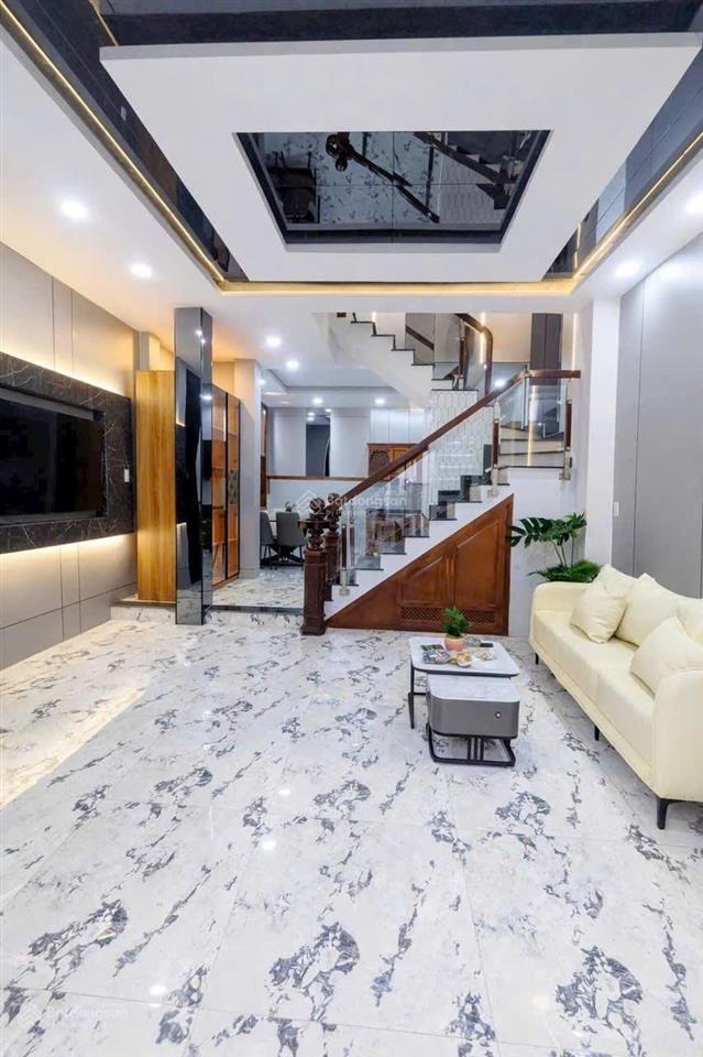 Vợ chồng em cần bán gấp căn nhà đẹp góc 2 mặt tiền hẻm xe hơi thông  kdc gia hoà