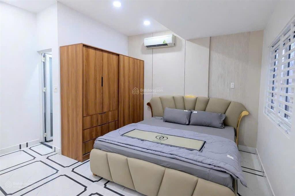 Vợ chồng em cần bán gấp căn nhà đẹp góc 2 mặt tiền hẻm xe hơi thông  kdc gia hoà
