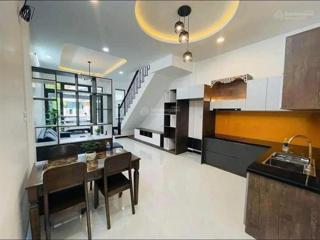 Chính chủ gửi nhà 1 trệt 1 lầu đường bông sao quận 8