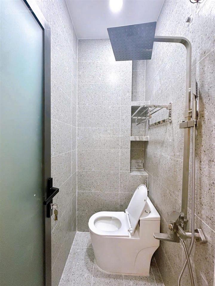 Cần thanh lí gấp căn nhà kế bên trường tiểu học nguyễn công trứ q8