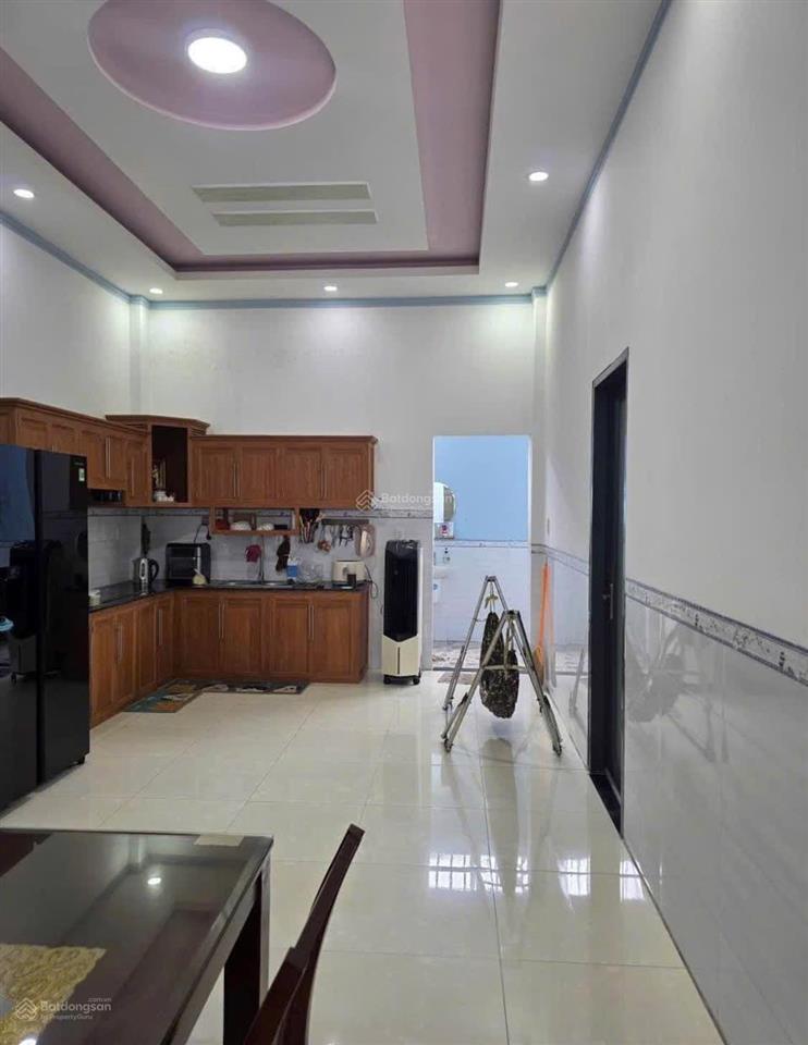 Nhà phố nằm gần kdc phong phú 4  bình chánh.