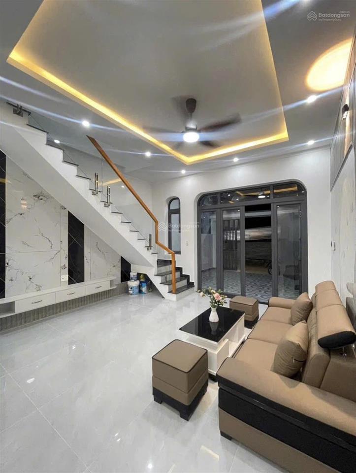 Nhà techcombank thanh lý nhà 1 trệt 1 lầu đường phú định