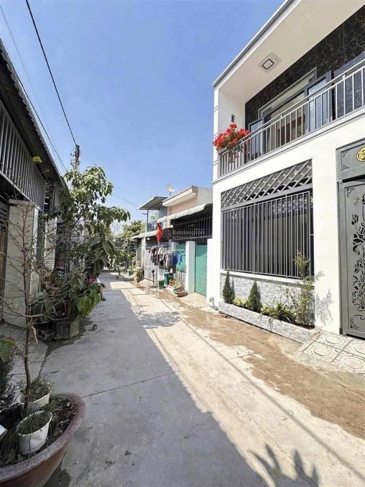 Thanh lý nhà 1 trệt 1 lầu gần kdc nam long giá 1 tỷ 300