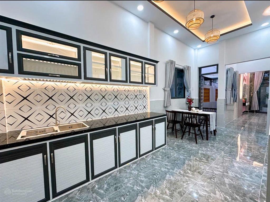 Cô chú kẹt tiền cần bán gấp căn nhà để về bắc