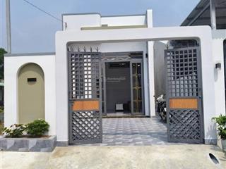 Cô chú đang cần bán gấp nhà cấp 4 ở đường phạm thế hiển