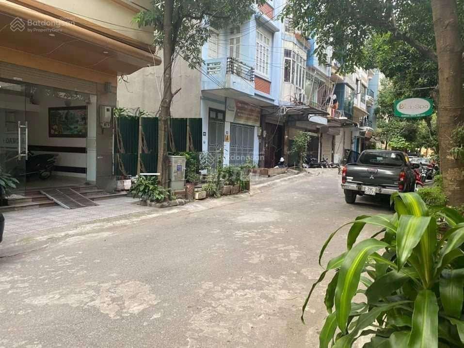 Siêu hiếm  duy nhất một căn phân lô đẹp nhất văn cao. dt 55m2 x 5 tầng, ôtô tránh, 200m ra hồ tây