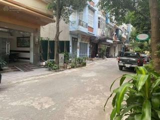 Siêu hiếm  duy nhất một căn phân lô đẹp nhất văn cao. dt 55m2 x 5 tầng, ôtô tránh, 200m ra hồ tây