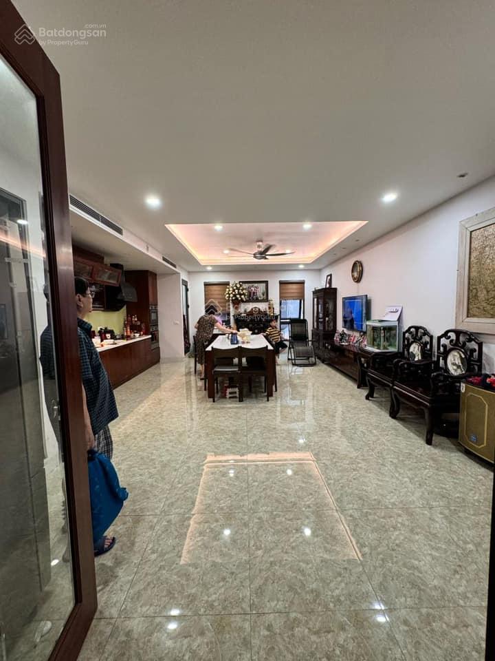 Bán nhà phân lô hoàng cầu  đống đa, 55m2  mt 6m  6 tầng thang máy  ô tô tránh, giá 19.5 tỷ