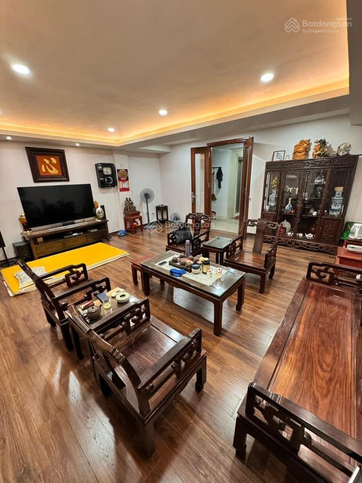 Bán nhà phân lô hoàng cầu  đống đa, 55m2  mt 6m  6 tầng thang máy  ô tô tránh, giá 19.5 tỷ