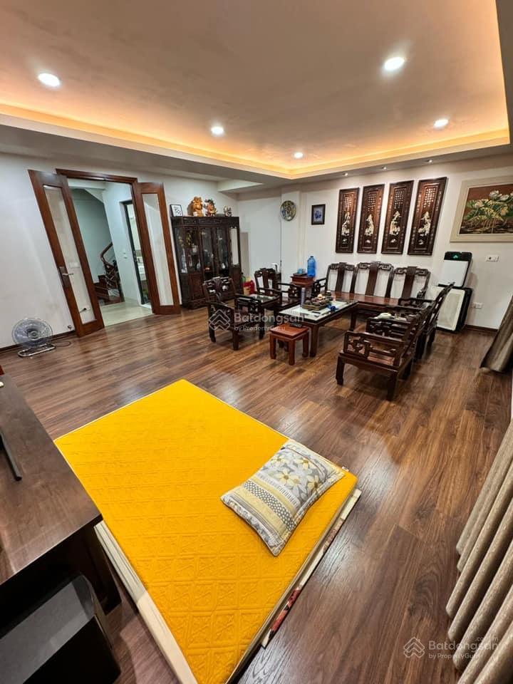 Bán nhà phân lô hoàng cầu  đống đa, 55m2  mt 6m  6 tầng thang máy  ô tô tránh, giá 19.5 tỷ