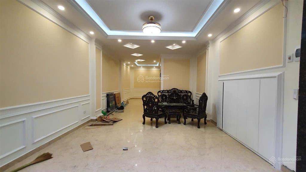 Chính chủ cho thuê nhà hoàng quốc việt  ngõ đậu 2 3 ô tô thoải mái 6 tầng thang máy  tiện làm vp