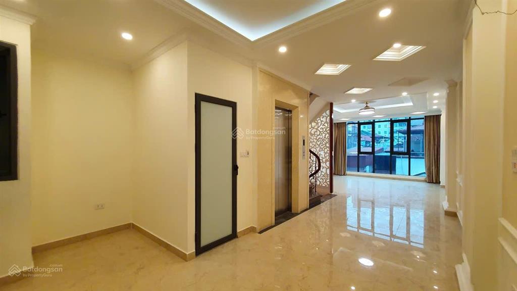 Chính chủ cho thuê nhà hoàng quốc việt  ngõ đậu 2 3 ô tô thoải mái 6 tầng thang máy  tiện làm vp