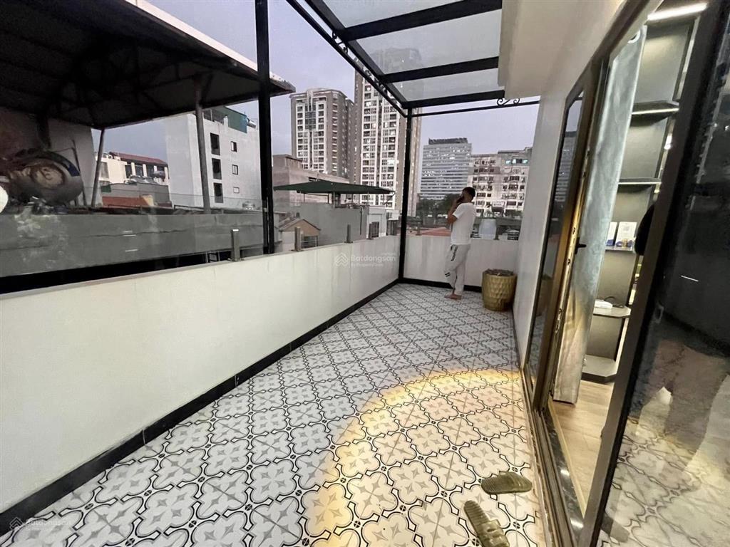 Em xin phép giới thiệu tới anh chị nhà ngõ 12 đào tấn  phân lô  ô tô  65m2 5 tầng có thang máy