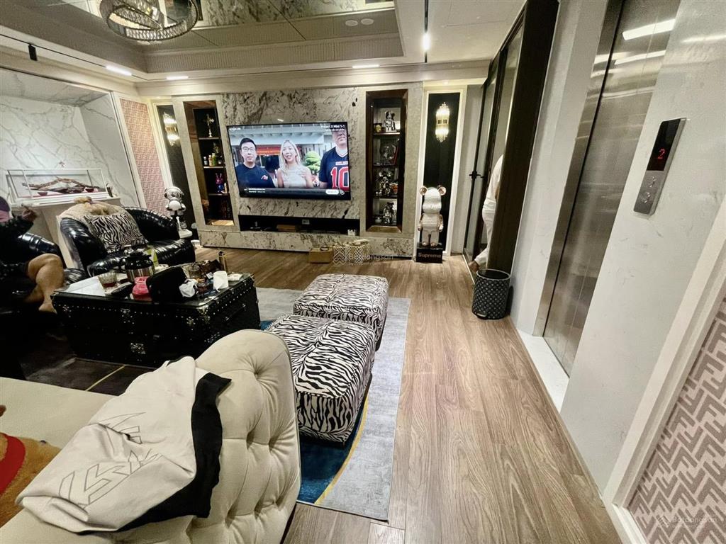Em xin phép giới thiệu tới anh chị nhà ngõ 12 đào tấn  phân lô  ô tô  65m2 5 tầng có thang máy