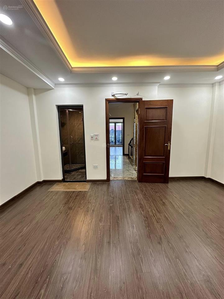 Nhà đẹp như hình  xây mới. phân lô  ô tô  phố nguyễn văn huyên, 55m2 7 tầng thang máy. mt 5m
