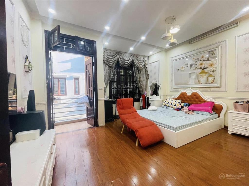 Gia chủ thiện chí bán gấp cần bán nhà phân lô  hai xe hơi tránh  phố nguyên hồng  ô tô  60m2