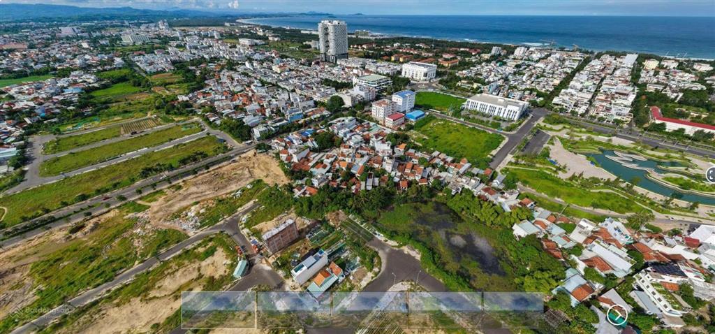 Bán khách sạn 5 tầng 23 phòng, đường trần phú tuy hoà, gần vincom, cách biển 1km, sổ hồng lâu dài