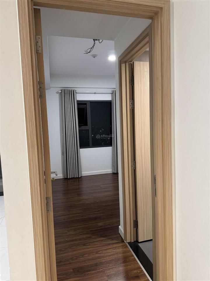 Chính chủ cho thuê 2pn2wc sẵn máy lạnh, rèm.