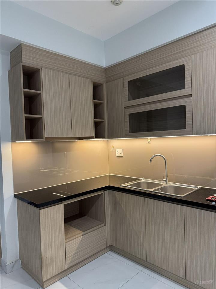 Chính chủ cho thuê 2pn2wc sẵn máy lạnh, rèm.