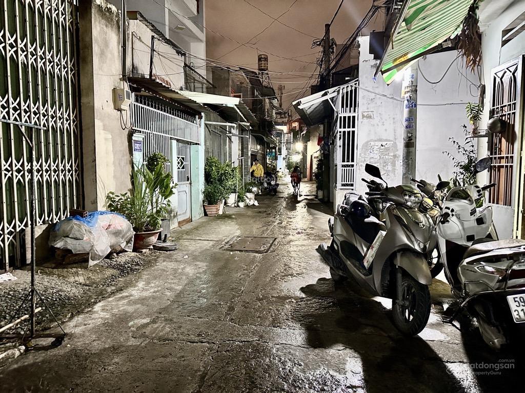 Bán gấp đất nguyễn văn quá hẻm xe hơi đậu cửa nguyễn văn quá, p. đông hưng thuận, quận 1