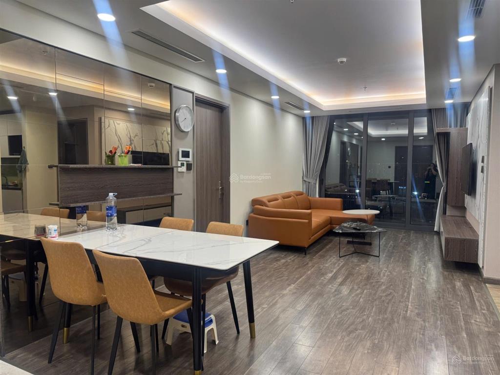 Em cho thuê căn căn 2pn2wc tại no1t4 ngoại giao đoàn