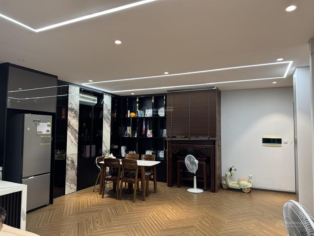 Căn cho thuê căn hộ n03  t6 134m2 3pn2wc